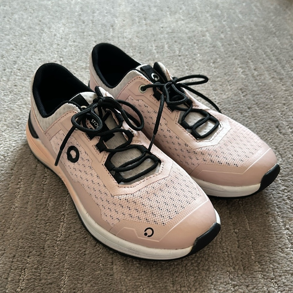 Training shoe by Atom 38